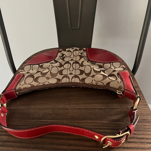 Coach purse - Picture 3 of 9